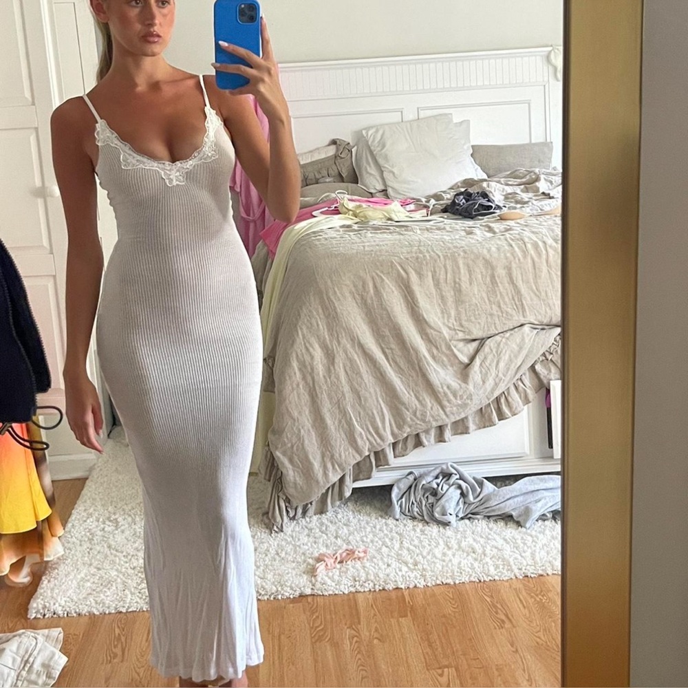 White Fox Boutique In the Radio maxi dress - Picture 10 of 12